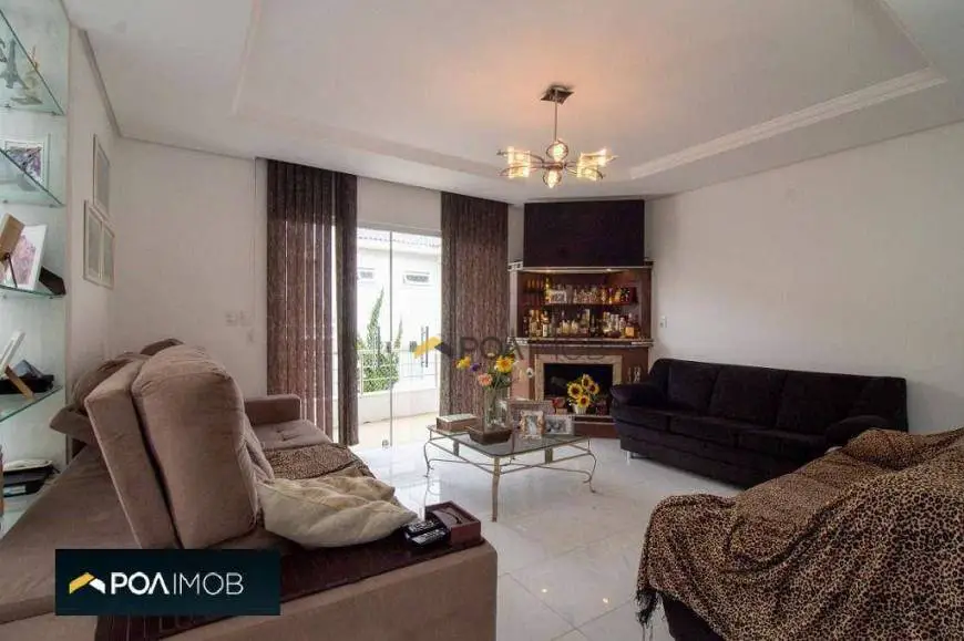 Foto 3 de Casa de Condomínio com 3 Quartos para alugar, 240m² em Sarandi, Porto Alegre