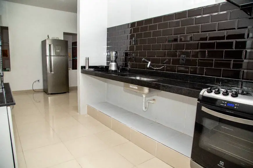 Foto 2 de Casa de Condomínio com 3 Quartos à venda, 200m² em Tabuleiro dos Martins, Maceió