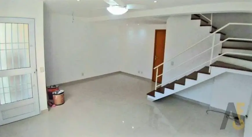Foto 1 de Casa de Condomínio com 3 Quartos à venda, 73m² em Tanque, Rio de Janeiro