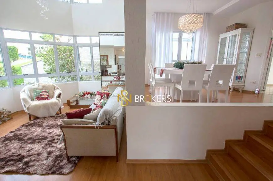 Foto 1 de Casa de Condomínio com 4 Quartos para venda ou aluguel, 219m² em São Lourenço, Curitiba