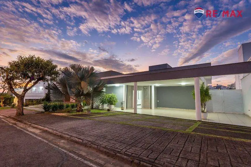 Foto 1 de Casa de Condomínio com 5 Quartos à venda, 490m² em Estrela Sul, Juiz de Fora