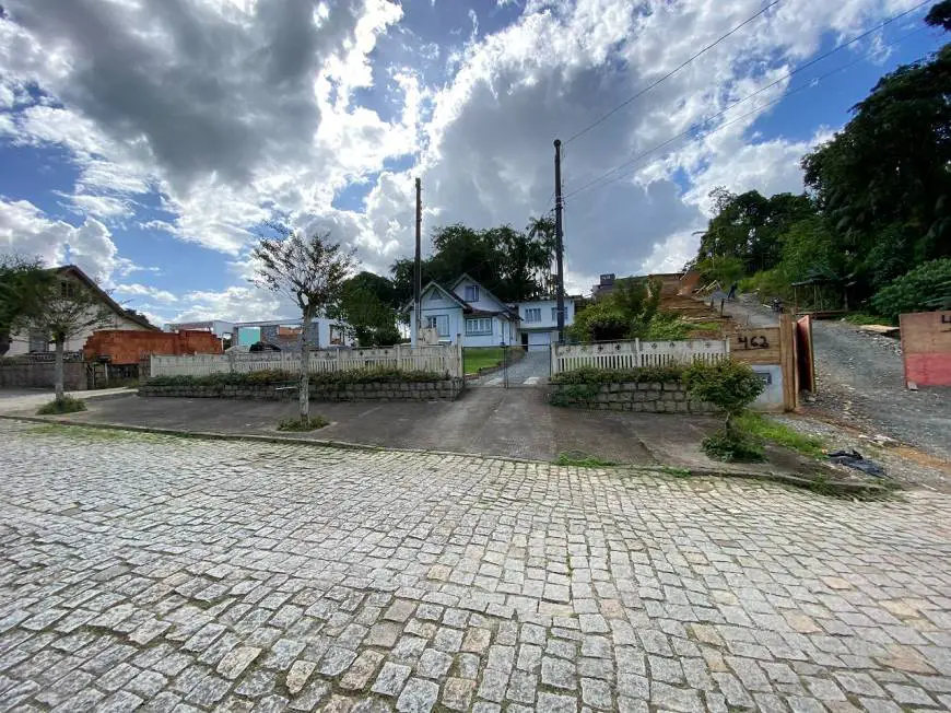 Foto 1 de Lote/Terreno à venda, 220m² em América, Joinville
