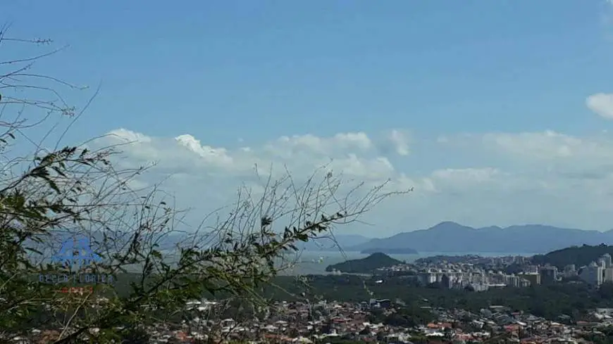 Foto 1 de Lote/Terreno à venda, 507m² em Córrego Grande, Florianópolis