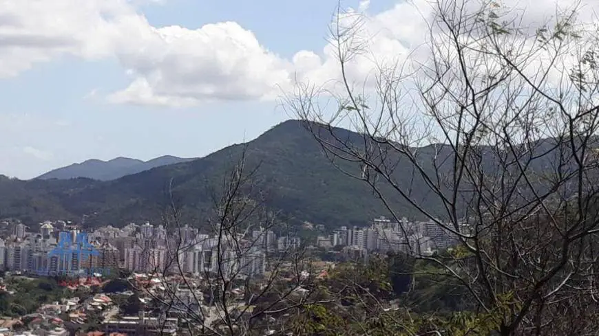 Foto 2 de Lote/Terreno à venda, 507m² em Córrego Grande, Florianópolis