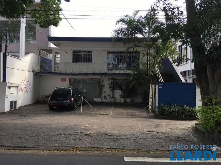 Foto 1 de Sobrado com 10 Quartos à venda, 400m² em Vila Romana, São Paulo