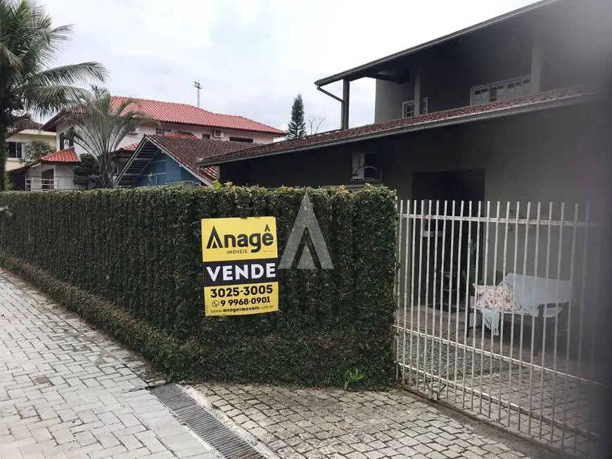 Foto 1 de Sobrado com 2 Quartos à venda, 230m² em Anita Garibaldi, Joinville