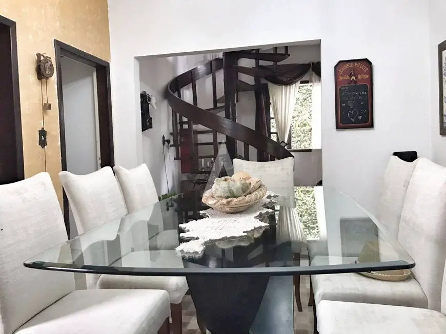 Foto 4 de Sobrado com 2 Quartos à venda, 230m² em Anita Garibaldi, Joinville