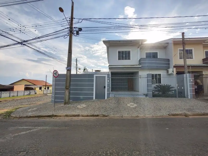 Foto 1 de Sobrado com 3 Quartos para alugar, 150m² em Colonia Dona Luiza, Ponta Grossa