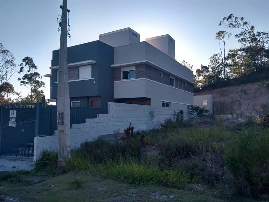 Foto 4 de Sobrado com 3 Quartos à venda, 119m² em Monte Verde, Florianópolis