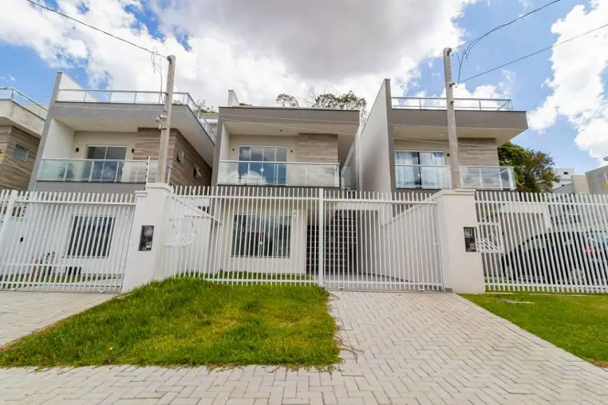 Foto 1 de Sobrado com 3 Quartos à venda, 150m² em Santa Cândida, Curitiba