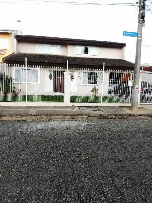Foto 1 de Sobrado com 4 Quartos à venda, 275m² em Cajuru, Curitiba