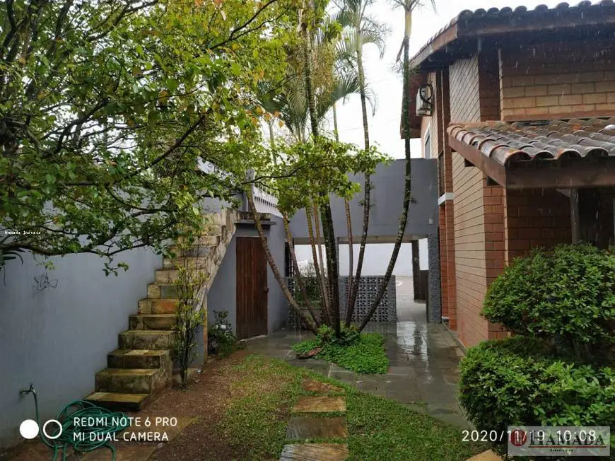 Foto 2 de Sobrado com 4 Quartos para alugar, 674m² em Jardim Cruzeiro, São Paulo