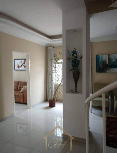 Foto 3 de Sobrado com 4 Quartos para alugar, 366m² em Jardim Mariana, Cuiabá