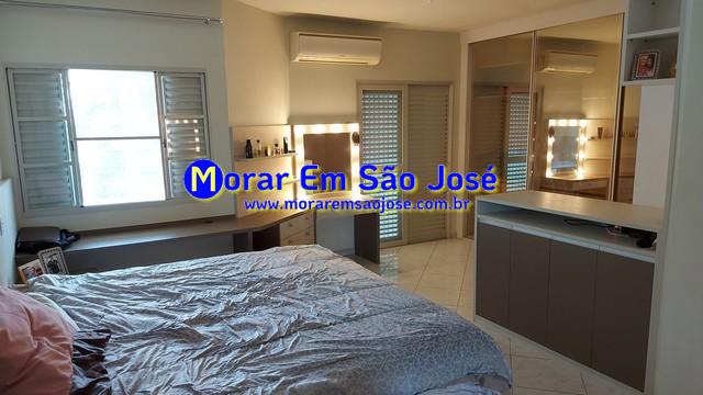 Foto 3 de Sobrado com 5 Quartos à venda, 319m² em Loteamento Residencial Vista Linda 	, São José dos Campos