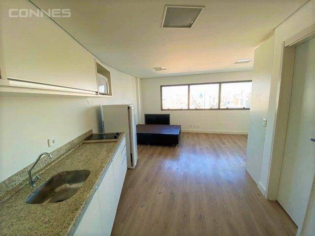 Foto 3 de Apartamento com 1 Quarto para alugar, 30m² em Centro, Curitiba