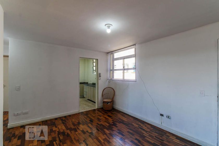 Foto 2 de Apartamento com 2 Quartos para alugar, 70m² em Cristo Rei, Curitiba