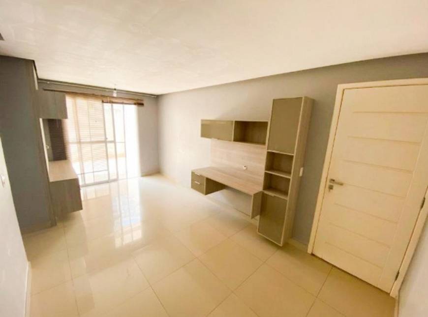 Foto 1 de Apartamento com 2 Quartos à venda, 75m² em Glória, Macaé