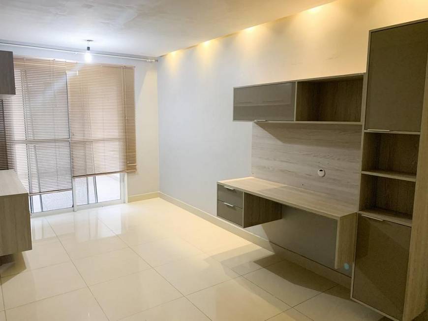 Foto 4 de Apartamento com 2 Quartos à venda, 75m² em Glória, Macaé