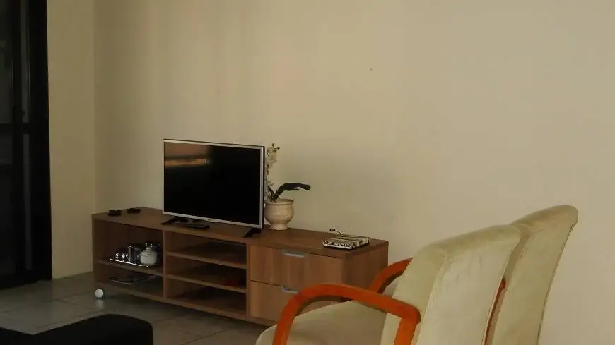 Foto 4 de Apartamento com 2 Quartos para alugar, 80m² em Meireles, Fortaleza