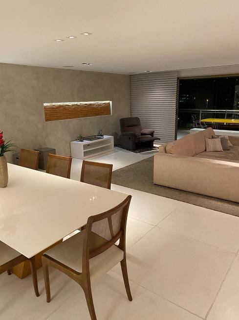 Foto 1 de Apartamento com 4 Quartos para alugar, 250m² em Barra da Tijuca, Rio de Janeiro