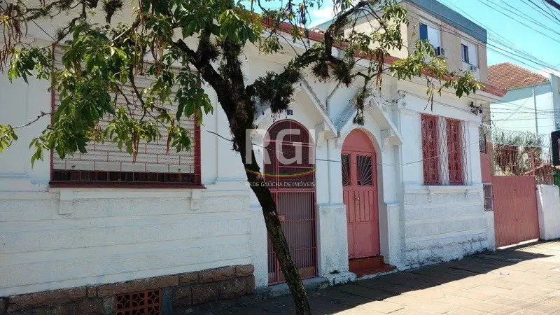 Foto 1 de Casa com 3 Quartos à venda, 288m² em Medianeira, Porto Alegre