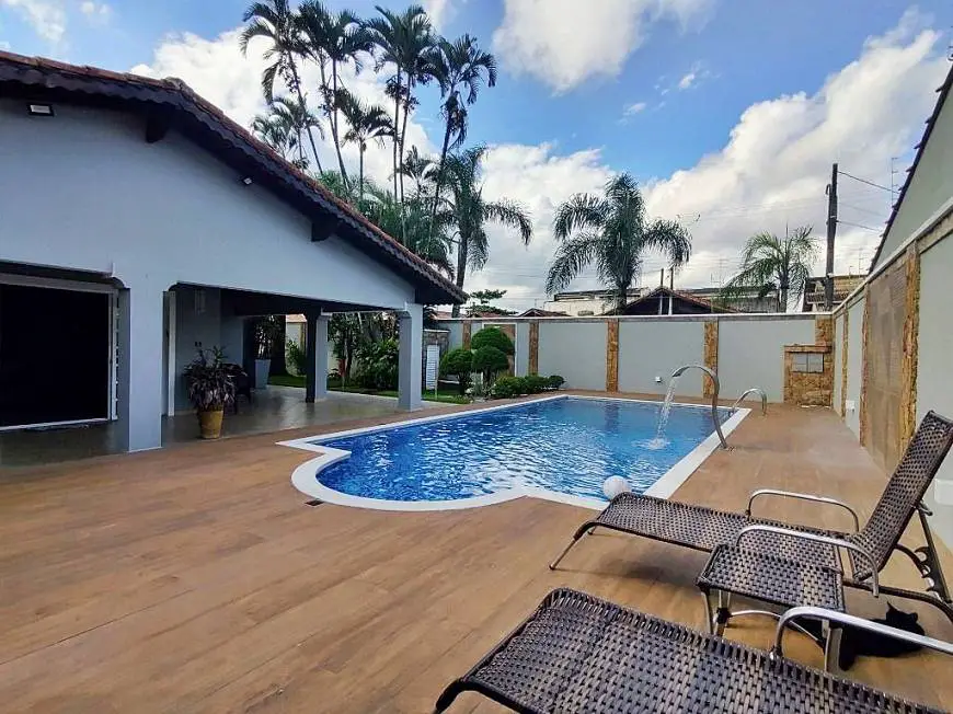 Foto 2 de Casa com 3 Quartos à venda, 250m² em Vila Caicara, Praia Grande