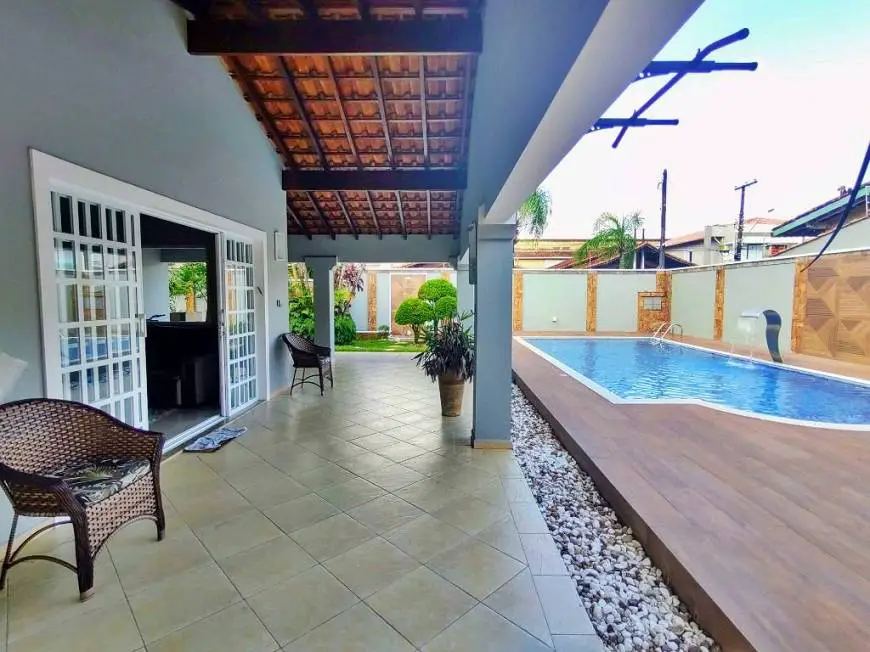 Foto 5 de Casa com 3 Quartos à venda, 250m² em Vila Caicara, Praia Grande