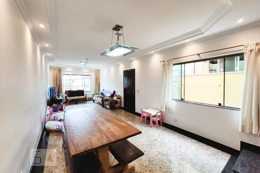 Foto 1 de Casa com 3 Quartos para alugar, 300m² em Vila Carrão, São Paulo