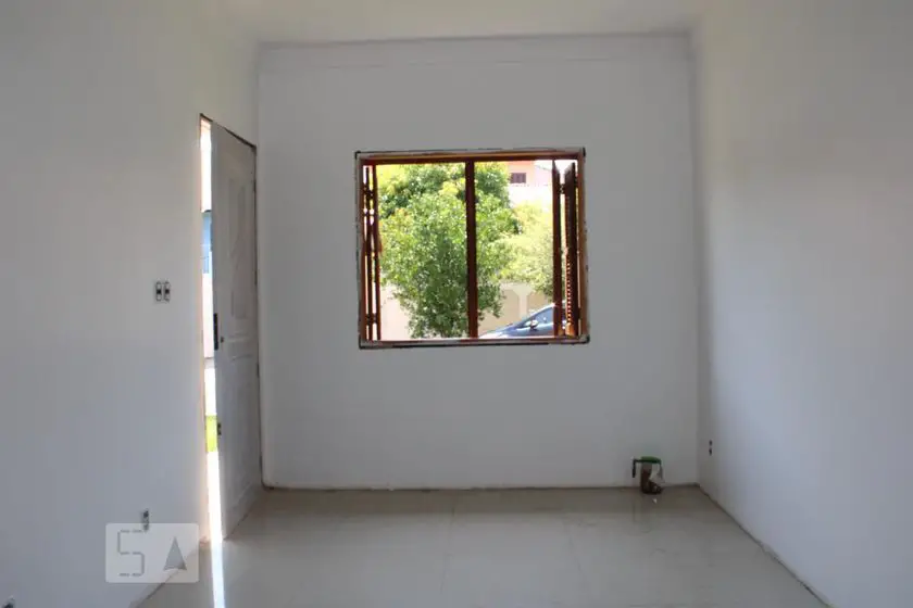 Foto 2 de Casa com 4 Quartos para alugar, 170m² em São José, Canoas
