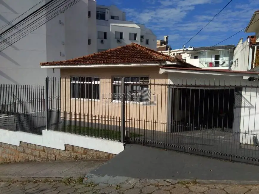 Foto 1 de Casa com 4 Quartos à venda, 360m² em Trindade, Florianópolis