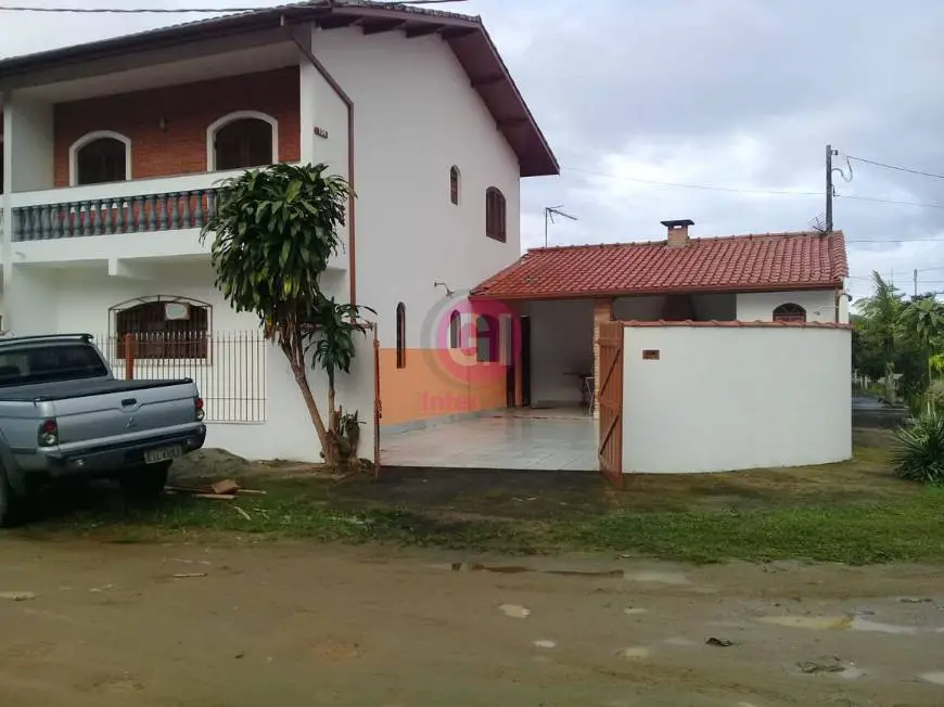 Foto 1 de Sobrado com 3 Quartos para alugar, 150m² em Perequê-Açu, Ubatuba