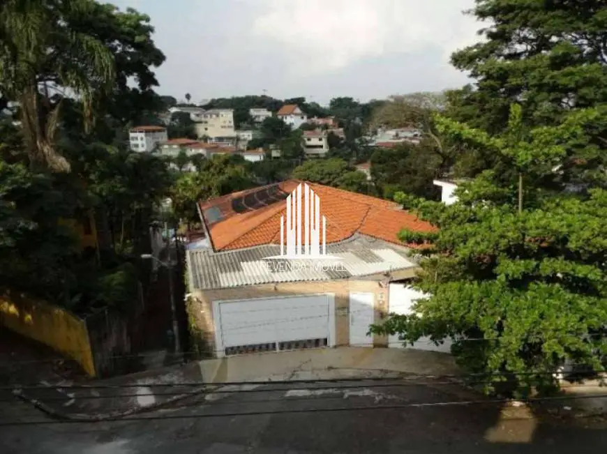 Foto 1 de Sobrado com 4 Quartos para alugar, 450m² em Sumaré, São Paulo