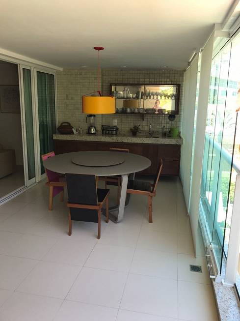 Foto 1 de Apartamento com 1 Quarto para alugar, 76m² em Ondina, Salvador