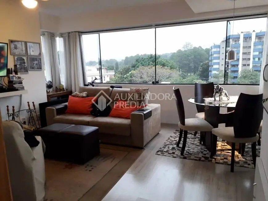 Foto 1 de Apartamento com 2 Quartos à venda, 82m² em Passo da Areia, Porto Alegre