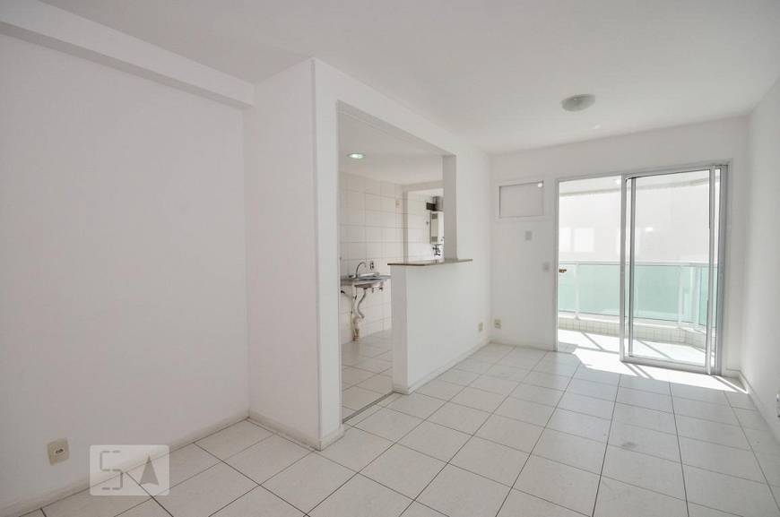 Foto 1 de Apartamento com 2 Quartos para alugar, 56m² em Taquara, Rio de Janeiro