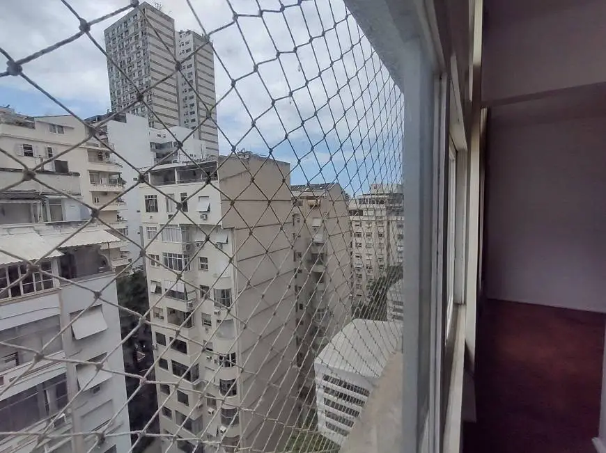 Foto 1 de Apartamento com 3 Quartos para alugar, 110m² em Leme, Rio de Janeiro