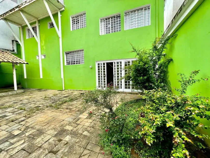 Foto 1 de Casa com 4 Quartos à venda, 341m² em Álvaro Camargos, Belo Horizonte