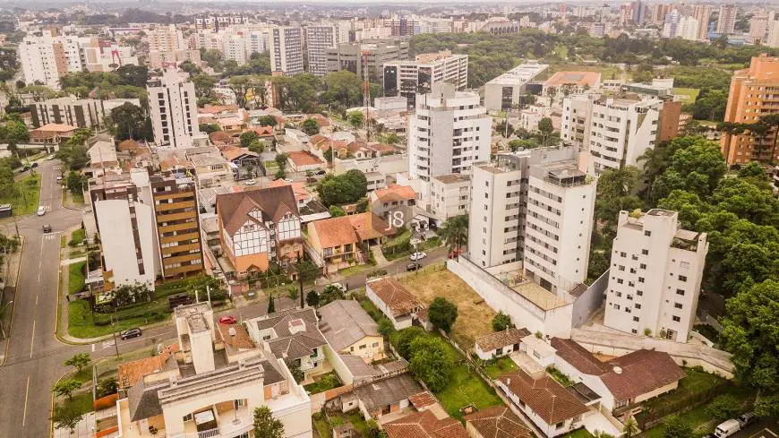 Foto 4 de Lote/Terreno à venda, 366m² em Ahú, Curitiba