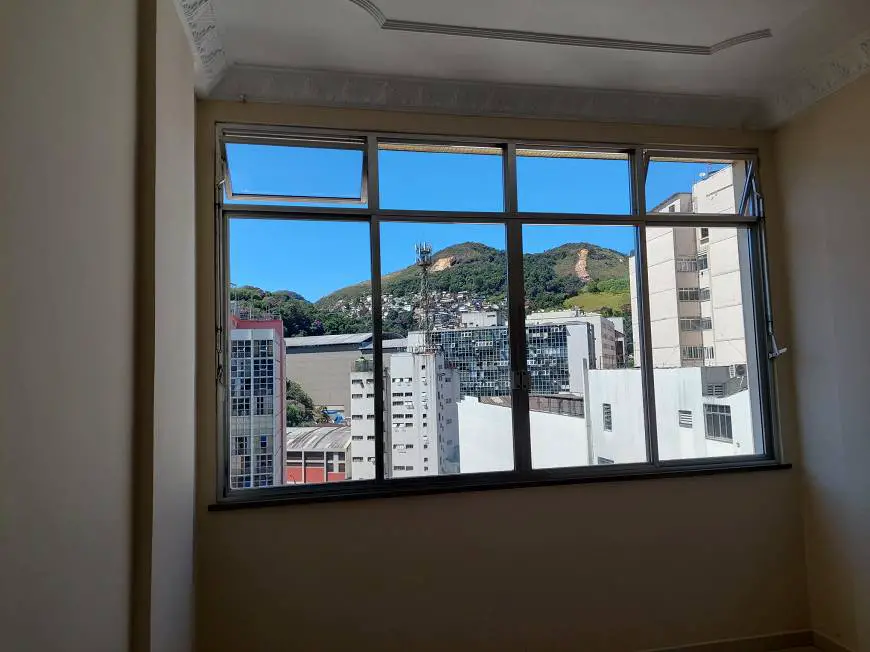 Foto 2 de Apartamento com 1 Quarto para alugar, 30m² em Centro, Petrópolis
