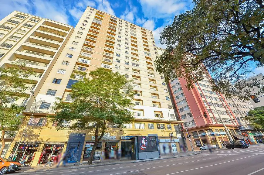 Foto 1 de Apartamento com 2 Quartos à venda, 61m² em Centro, Curitiba