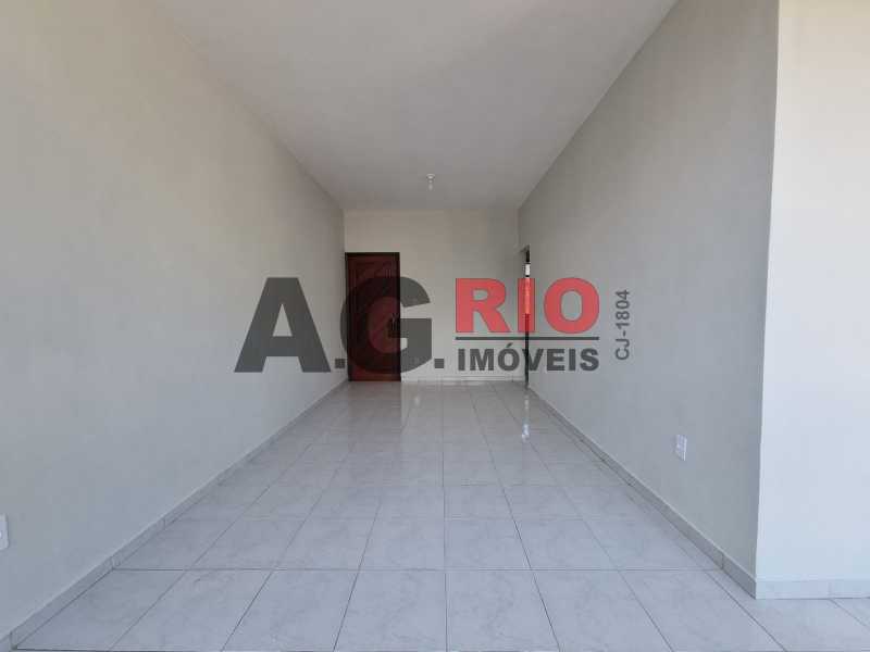 Foto 3 de Apartamento com 2 Quartos para alugar, 66m² em Jardim Sulacap, Rio de Janeiro