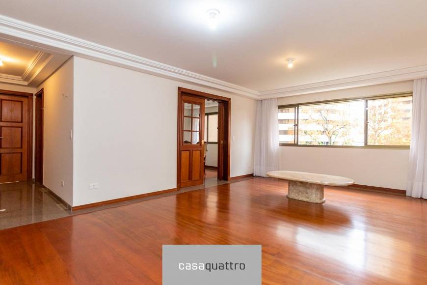 Foto 2 de Apartamento com 4 Quartos à venda, 252m² em Água Verde, Curitiba