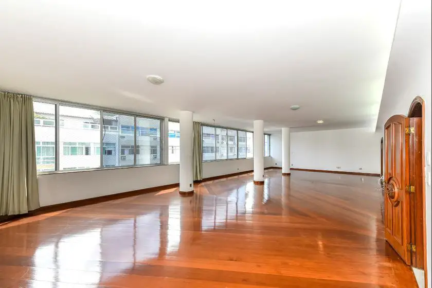Foto 3 de Apartamento com 4 Quartos para alugar, 300m² em Copacabana, Rio de Janeiro