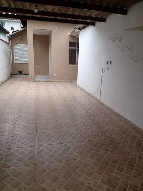 Foto 1 de Casa com 2 Quartos para alugar, 80m² em Marapé, Santos