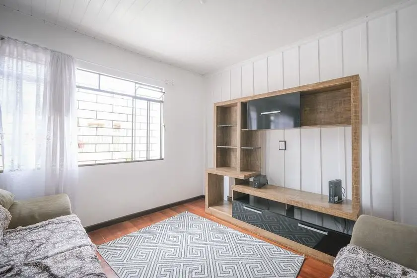Foto 5 de Casa com 2 Quartos para alugar, 80m² em Xaxim, Curitiba