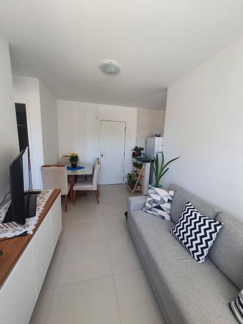 Foto 1 de Apartamento com 2 Quartos à venda, 44m² em Centro, Lauro de Freitas
