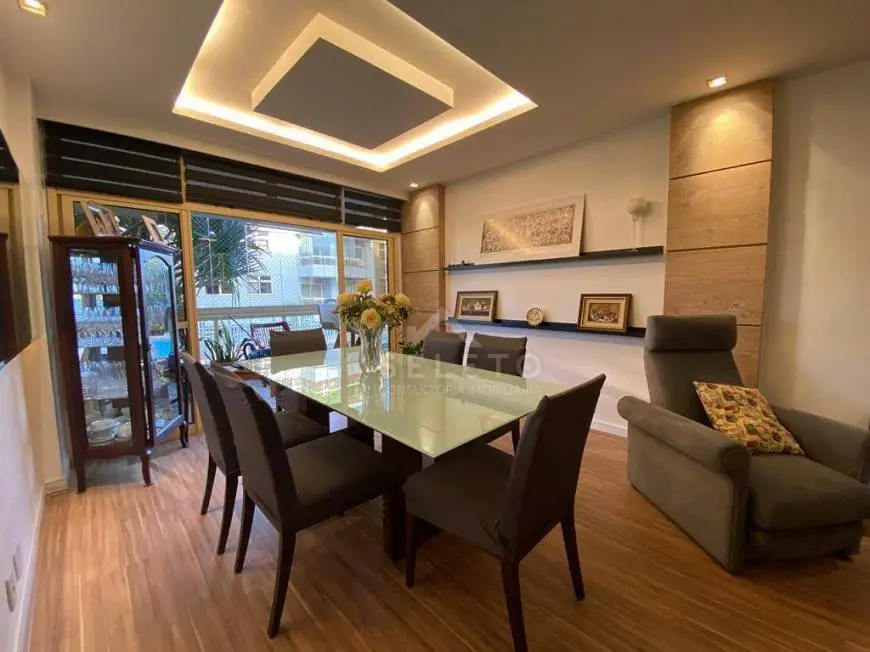 Foto 1 de Apartamento com 4 Quartos à venda, 185m² em Camboinhas, Niterói
