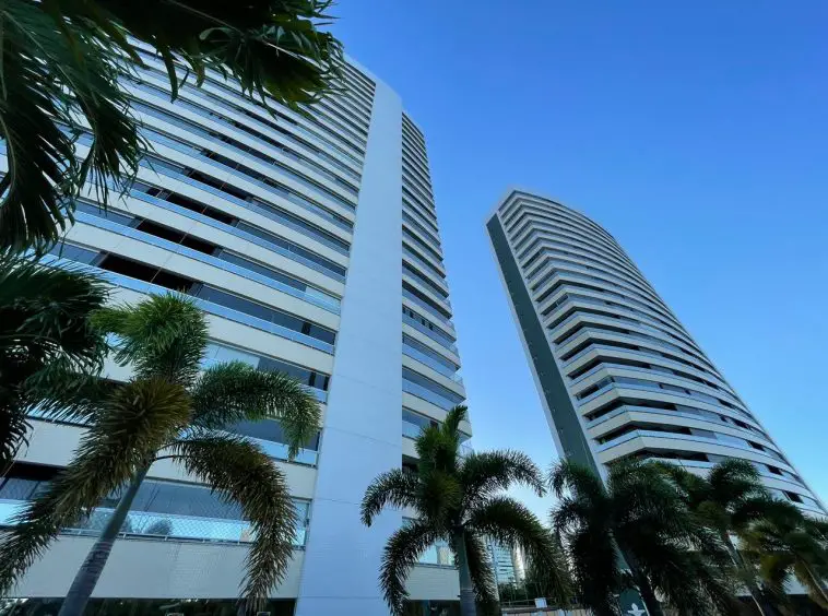 Foto 2 de Apartamento com 4 Quartos à venda, 274m² em Guararapes, Fortaleza