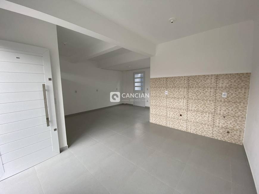 Foto 2 de Casa com 2 Quartos para alugar, 118m² em Camobi, Santa Maria