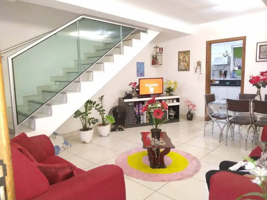 Foto 1 de Casa com 3 Quartos à venda, 105m² em Coqueiros, Belo Horizonte
